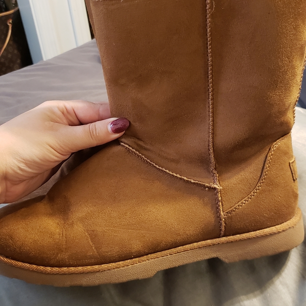 Makalu soft mid-length boot. Womens 10.